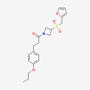 molecular formula C20H25NO5S B2453141 1-(3-((呋喃-2-基甲基)磺酰)氮杂环丁-1-基)-3-(4-丙氧基苯基)丙-1-酮 CAS No. 1797848-00-0