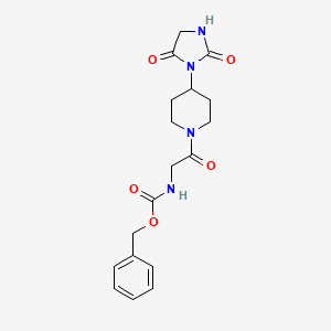 molecular formula C18H22N4O5 B2453276 Benzyl (2-(4-(2,5-dioxoimidazolidin-1-yl)piperidin-1-yl)-2-oxoethyl)carbamate CAS No. 2034298-60-5