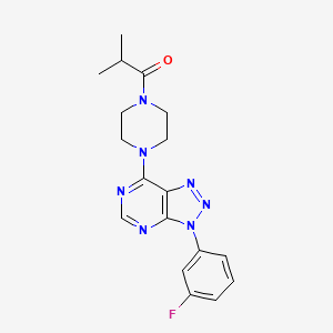 molecular formula C18H20FN7O B2454374 1-(4-(3-(3-fluorophenyl)-3H-[1,2,3]triazolo[4,5-d]pyrimidin-7-yl)piperazin-1-yl)-2-methylpropan-1-one CAS No. 920227-01-6