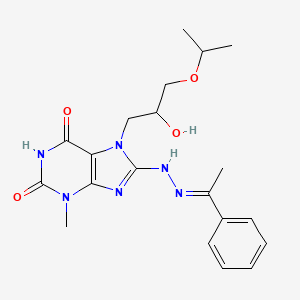 molecular formula C20H26N6O4 B2454401 (E)-7-(2-羟基-3-异丙氧基丙基)-3-甲基-8-(2-(1-苯乙叉基)肼基)-1H-嘌呤-2,6(3H,7H)-二酮 CAS No. 332103-79-4