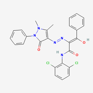 (E)-N-(2,6-dichlorophenyl)-2-(2-(1,5-dimethyl-3-oxo-2-phenyl-2,3-dihydro-1H-pyrazol-4-yl)hydrazono)-3-oxo-3-phenylpropanamide