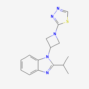 molecular formula C15H17N5S B2456172 2-[3-(2-Propan-2-ylbenzimidazol-1-yl)azetidin-1-yl]-1,3,4-thiadiazole CAS No. 2415524-70-6