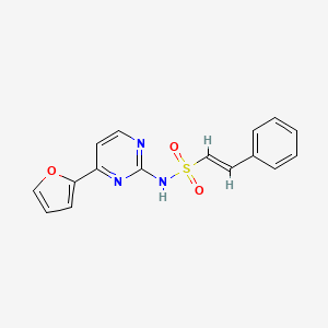 molecular formula C16H13N3O3S B2456444 (E)-N-[4-(呋喃-2-基)嘧啶-2-基]-2-苯乙烯磺酰胺 CAS No. 1799275-23-2