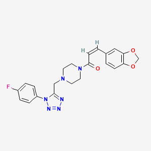 molecular formula C22H21FN6O3 B2457000 (Z)-3-(benzo[d][1,3]dioxol-5-yl)-1-(4-((1-(4-fluorophenyl)-1H-tetrazol-5-yl)methyl)piperazin-1-yl)prop-2-en-1-one CAS No. 1049361-13-8