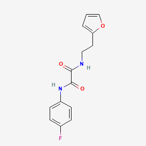 molecular formula C14H13FN2O3 B2457864 N'-(4-fluorophenyl)-N-[2-(furan-2-yl)ethyl]oxamide CAS No. 898357-56-7