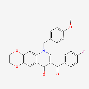 molecular formula C26H20FNO5 B2458084 8-(4-氟苯甲酰基)-6-[(4-甲氧基苯基)甲基]-2H,3H,6H,9H-[1,4]二氧杂环[2,3-g]喹啉-9-酮 CAS No. 904451-62-3