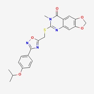 molecular formula C22H20N4O5S B2458420 6-(((3-(4-异丙氧苯基)-1,2,4-恶二唑-5-基)甲硫基)-7-甲基-[1,3]二氧杂环[4,5-g]喹唑啉-8(7H)-酮 CAS No. 1111993-00-0