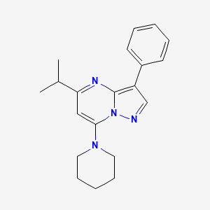 molecular formula C20H24N4 B2458877 5-异丙基-3-苯基-7-哌啶-1-基吡唑并[1,5-a]嘧啶 CAS No. 890628-46-3