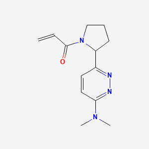 molecular formula C13H18N4O B2458942 1-{2-[6-(Dimethylamino)pyridazin-3-yl]pyrrolidin-1-yl}prop-2-en-1-one CAS No. 2094701-05-8