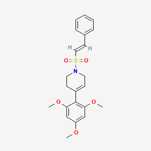 molecular formula C22H25NO5S B2458965 1-[(E)-2-苯乙烯基]磺酰基-4-(2,4,6-三甲氧基苯基)-3,6-二氢-2H-吡啶 CAS No. 1181470-30-3