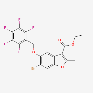 molecular formula C19H12BrF5O4 B2460204 Ethyl 6-bromo-2-methyl-5-[(2,3,4,5,6-pentafluorophenyl)methoxy]-1-benzofuran-3-carboxylate CAS No. 497242-98-5