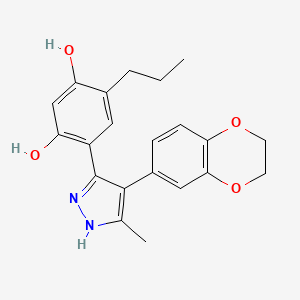 molecular formula C21H22N2O4 B2460533 4-(4-(2,3-dihydrobenzo[b][1,4]dioxin-6-yl)-5-methyl-1H-pyrazol-3-yl)-6-propylbenzene-1,3-diol CAS No. 171009-08-8