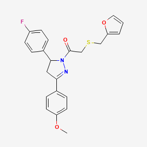 1-[3-(4-Fluorophenyl)-5-(4-methoxyphenyl)-3,4-dihydropyrazol-2-yl]-2-(furan-2-ylmethylsulfanyl)ethanone