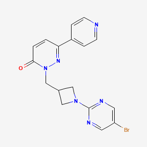 molecular formula C17H15BrN6O B2461318 2-{[1-(5-Bromopyrimidin-2-yl)azetidin-3-yl]methyl}-6-(pyridin-4-yl)-2,3-dihydropyridazin-3-one CAS No. 2202369-58-0