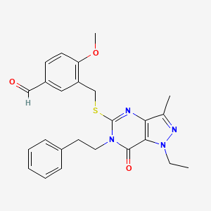 3-{[(1-ethyl-3-methyl-7-oxo-6-phenethyl-6,7-dihydro-1H-pyrazolo[4,3-d]pyrimidin-5-yl)sulfanyl]methyl}-4-methoxybenzaldehyde
