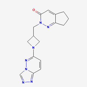 molecular formula C16H17N7O B2462678 2-[(1-{[1,2,4]三唑并[4,3-b]哒嗪-6-基}氮杂环丁-3-基)甲基]-2H,3H,5H,6H,7H-环戊[c]哒嗪-3-酮 CAS No. 2177061-19-5