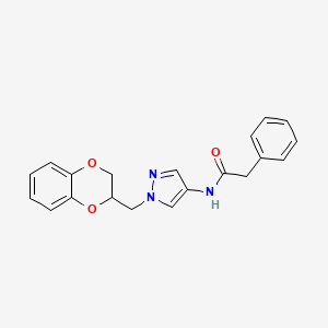 molecular formula C20H19N3O3 B2462861 N-{1-[(2,3-dihydro-1,4-benzodioxin-2-yl)méthyl]-1H-pyrazol-4-yl}-2-phénylacétamide CAS No. 1797875-43-4