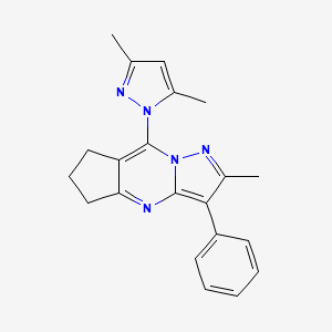 molecular formula C21H21N5 B2464168 8-(3,5-dimetil-1H-pirazol-1-il)-2-metil-3-fenil-6,7-dihidro-5H-ciclopenta[d]pirazol[1,5-a]pirimidina CAS No. 956785-14-1