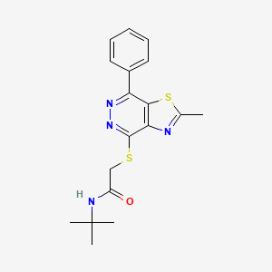 molecular formula C18H20N4OS2 B2464241 N-(叔丁基)-2-((2-甲基-7-苯基噻唑并[4,5-d]嘧啶-4-基)硫代)乙酰胺 CAS No. 946334-60-7