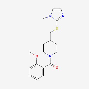 molecular formula C18H23N3O2S B2464266 (2-甲氧基苯基)(4-(((1-甲基-1H-咪唑-2-基)硫代)甲基)哌啶-1-基)甲苯酮 CAS No. 1428357-55-4