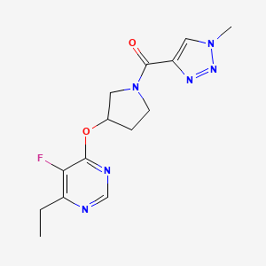 molecular formula C14H17FN6O2 B2464688 (3-((6-Ethyl-5-fluorpyrimidin-4-yl)oxy)pyrrolidin-1-yl)(1-methyl-1H-1,2,3-triazol-4-yl)methanon CAS No. 2034574-31-5