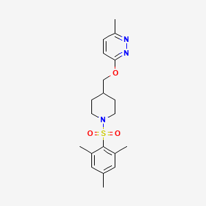 molecular formula C20H27N3O3S B2464961 3-Methyl-6-[[1-(2,4,6-trimethylphenyl)sulfonylpiperidin-4-yl]methoxy]pyridazine CAS No. 2380060-99-9