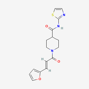 molecular formula C16H17N3O3S B2465693 (E)-1-(3-(furan-2-yl)acryloyl)-N-(thiazol-2-yl)piperidine-4-carboxamide CAS No. 1226487-91-7
