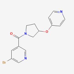 molecular formula C15H14BrN3O2 B2466330 (5-Bromopyridin-3-yl)(3-(pyridin-4-yloxy)pyrrolidin-1-yl)methanone CAS No. 2034431-84-8