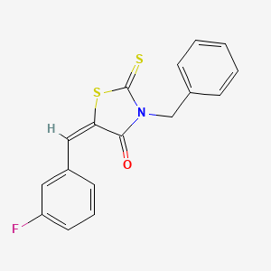 molecular formula C17H12FNOS2 B2467461 (5E)-3-benzyl-5-[(3-fluorophenyl)methylidene]-2-sulfanylidene-1,3-thiazolidin-4-one CAS No. 309936-74-1