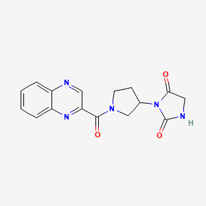molecular formula C16H15N5O3 B2468466 3-(1-(Quinoxaline-2-carbonyl)pyrrolidin-3-yl)imidazolidine-2,4-dione CAS No. 2320421-04-1