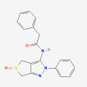 molecular formula C19H17N3O2S B2468732 N-(5-オキシド-2-フェニル-4,6-ジヒドロ-2H-チエノ[3,4-c]ピラゾール-3-イル)-2-フェニルアセトアミド 