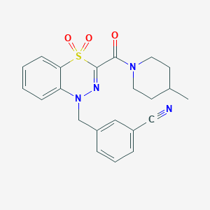 molecular formula C22H22N4O3S B2468787 3-{[3-(4-méthylpipéridine-1-carbonyl)-4,4-dioxo-1H-4λ<sup>6</sup>,1,2-benzothiadiazin-1-yl]méthyl}benzonitrile CAS No. 1251630-41-7