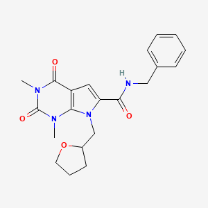 molecular formula C21H24N4O4 B2468897 N-苄基-1,3-二甲基-2,4-二氧代-7-((四氢呋喃-2-基)甲基)-2,3,4,7-四氢-1H-吡咯并[2,3-d]嘧啶-6-甲酰胺 CAS No. 1021216-03-4