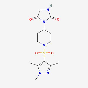 molecular formula C14H21N5O4S B2469047 3-(1-((1,3,5-trimethyl-1H-pyrazol-4-yl)sulfonyl)piperidin-4-yl)imidazolidine-2,4-dione CAS No. 2325919-68-2
