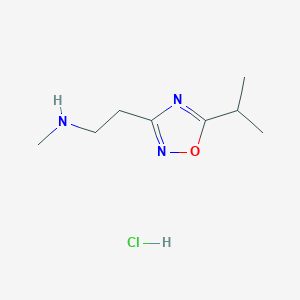 molecular formula C8H16ClN3O B2469093 [2-(5-Isopropyl-1,2,4-oxadiazol-3-yl)ethyl]methylamine hydrochloride CAS No. 1255717-59-9