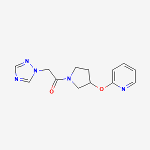 molecular formula C13H15N5O2 B2469279 1-(3-(pyridin-2-yloxy)pyrrolidin-1-yl)-2-(1H-1,2,4-triazol-1-yl)ethanone CAS No. 1903032-18-7