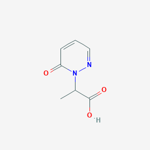 molecular formula C7H8N2O3 B2469393 Ácido 2-(6-oxopiridazin-1(6H)-il)propanoico CAS No. 1083299-24-4