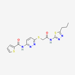 molecular formula C16H16N6O2S3 B2469406 N-(6-((2-oxo-2-((5-丙基-1,3,4-噻二唑-2-基)氨基)乙基)硫代)嘧啶-3-基)噻吩-2-甲酰胺 CAS No. 1021026-82-3
