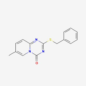 molecular formula C15H13N3OS B2470299 2-(苯甲硫基)-7-甲基-4H-吡啶并[1,2-a](1,3,5)三嗪-4-酮 CAS No. 306979-20-4