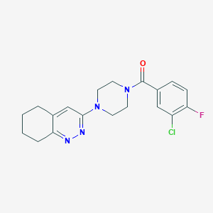 molecular formula C19H20ClFN4O B2470365 (3-氯-4-氟苯基)(4-(5,6,7,8-四氢环辛啉-3-基)哌嗪-1-基)甲烷酮 CAS No. 2034318-53-9