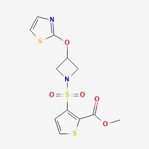 molecular formula C12H12N2O5S3 B2470499 3-(3-(チアゾール-2-イルオキシ)アゼチジン-1-イル)スルホニル)チオフェン-2-カルボン酸メチル CAS No. 1705502-30-2