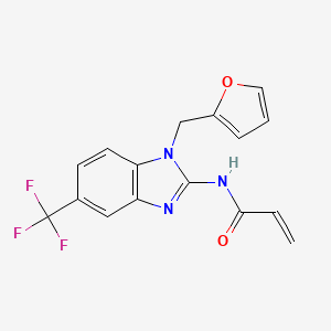 molecular formula C16H12F3N3O2 B2470811 N-[1-(Furan-2-ylmethyl)-5-(trifluoromethyl)benzimidazol-2-yl]prop-2-enamide CAS No. 2305420-79-3
