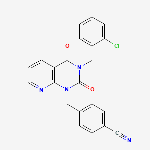molecular formula C22H15ClN4O2 B2471300 4-{[3-(2-chlorobenzyl)-2,4-dioxo-3,4-dihydropyrido[2,3-d]pyrimidin-1(2H)-yl]methyl}benzonitrile CAS No. 902965-32-6