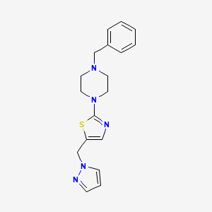 molecular formula C18H21N5S B2471546 1-benzyl-4-[5-(1H-pyrazol-1-ylmethyl)-1,3-thiazol-2-yl]piperazine CAS No. 956754-36-2