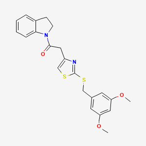 molecular formula C22H22N2O3S2 B2471869 2-(2-((3,5-Dimethoxybenzyl)thio)thiazol-4-yl)-1-(indolin-1-yl)ethanone CAS No. 941875-08-7