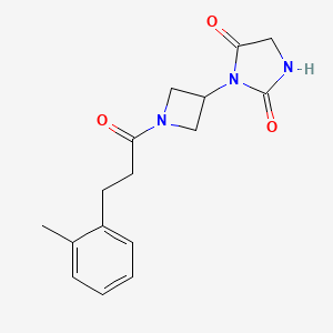 molecular formula C16H19N3O3 B2472583 3-(1-(3-(o-Tolyl)propanoyl)azetidin-3-yl)imidazolidine-2,4-dione CAS No. 2034432-96-5