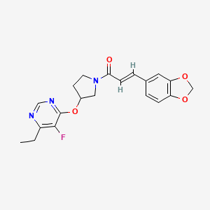 molecular formula C20H20FN3O4 B2472883 (E)-3-(benzo[d][1,3]dioxol-5-yl)-1-(3-((6-ethyl-5-fluoropyrimidin-4-yl)oxy)pyrrolidin-1-yl)prop-2-en-1-one CAS No. 2034894-42-1