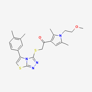 molecular formula C23H26N4O2S2 B2473054 2-((5-(3,4-dimethylphenyl)thiazolo[2,3-c][1,2,4]triazol-3-yl)thio)-1-(1-(2-methoxyethyl)-2,5-dimethyl-1H-pyrrol-3-yl)ethanone CAS No. 690645-50-2
