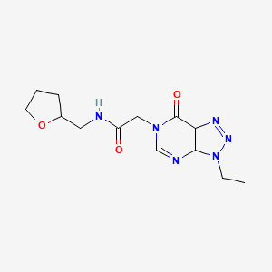 molecular formula C13H18N6O3 B2473647 2-(3-乙基-7-氧代-3H-[1,2,3]三唑并[4,5-d]嘧啶-6(7H)-基)-N-((四氢呋喃-2-基)甲基)乙酰胺 CAS No. 1058433-12-7