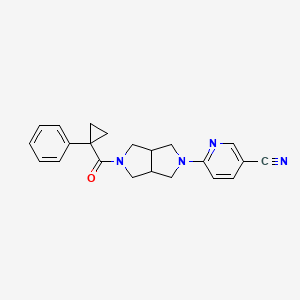 molecular formula C22H22N4O B2474229 6-[5-(1-Phenylcyclopropanecarbonyl)-octahydropyrrolo[3,4-c]pyrrol-2-yl]pyridine-3-carbonitrile CAS No. 2415501-14-1